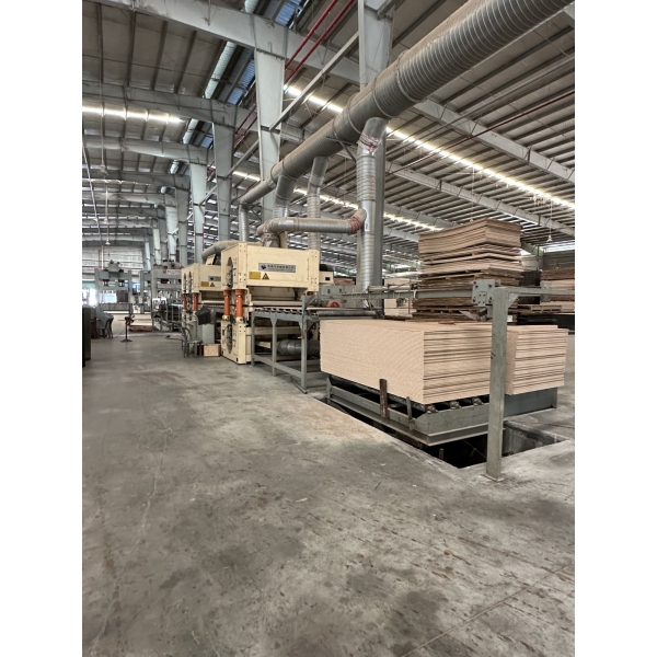 VÁN PARTICLE BOARD 